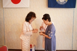 会員バッジ装着