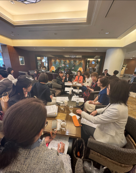 実行委員会メンバーで打ち合わせ