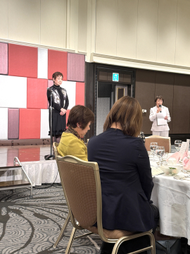 上杉会員による手話『食前の祈り』