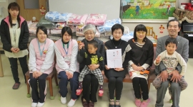 善隣館子どもたち、館長・職員、ＳＩ岡山会長・会員と毛布
