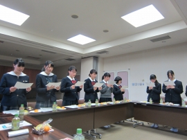 Sクラブ誓約を読み上げる部員