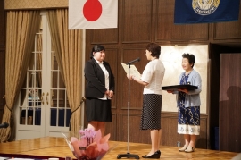 岡山大学留学生へ贈呈
