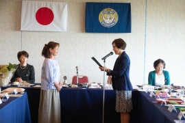 長野会長より歓迎の言葉と会員ピンの授与