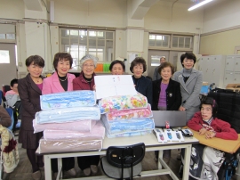 贈呈の品物とＳＩ岡山会員