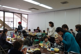 会員も交じって「いただきます」