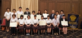 贈呈後の集合写真