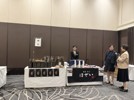 ミニバザー　SI岡山は『はせいのかまぼこ』『メルシーのパン』